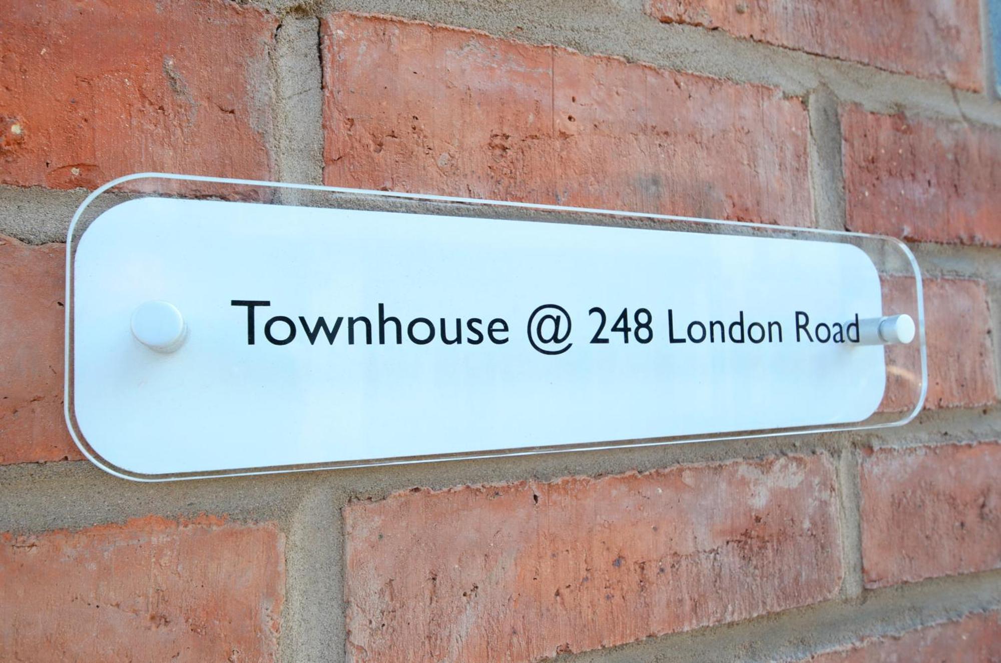 Townhouse Plus @ London Road Stoke Exteriör bild