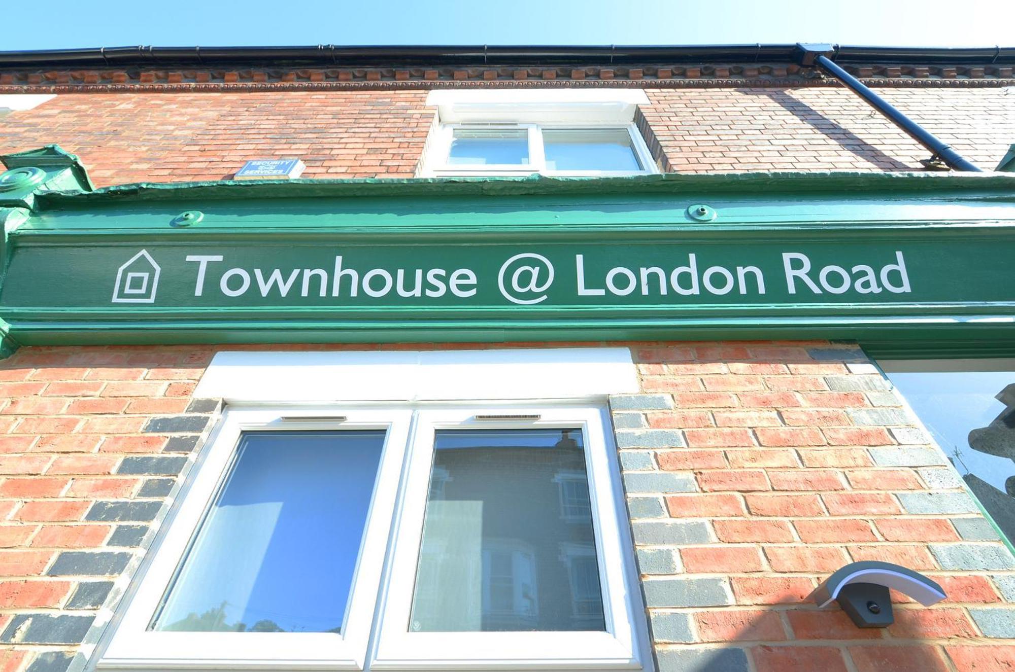 Townhouse Plus @ London Road Stoke Exteriör bild