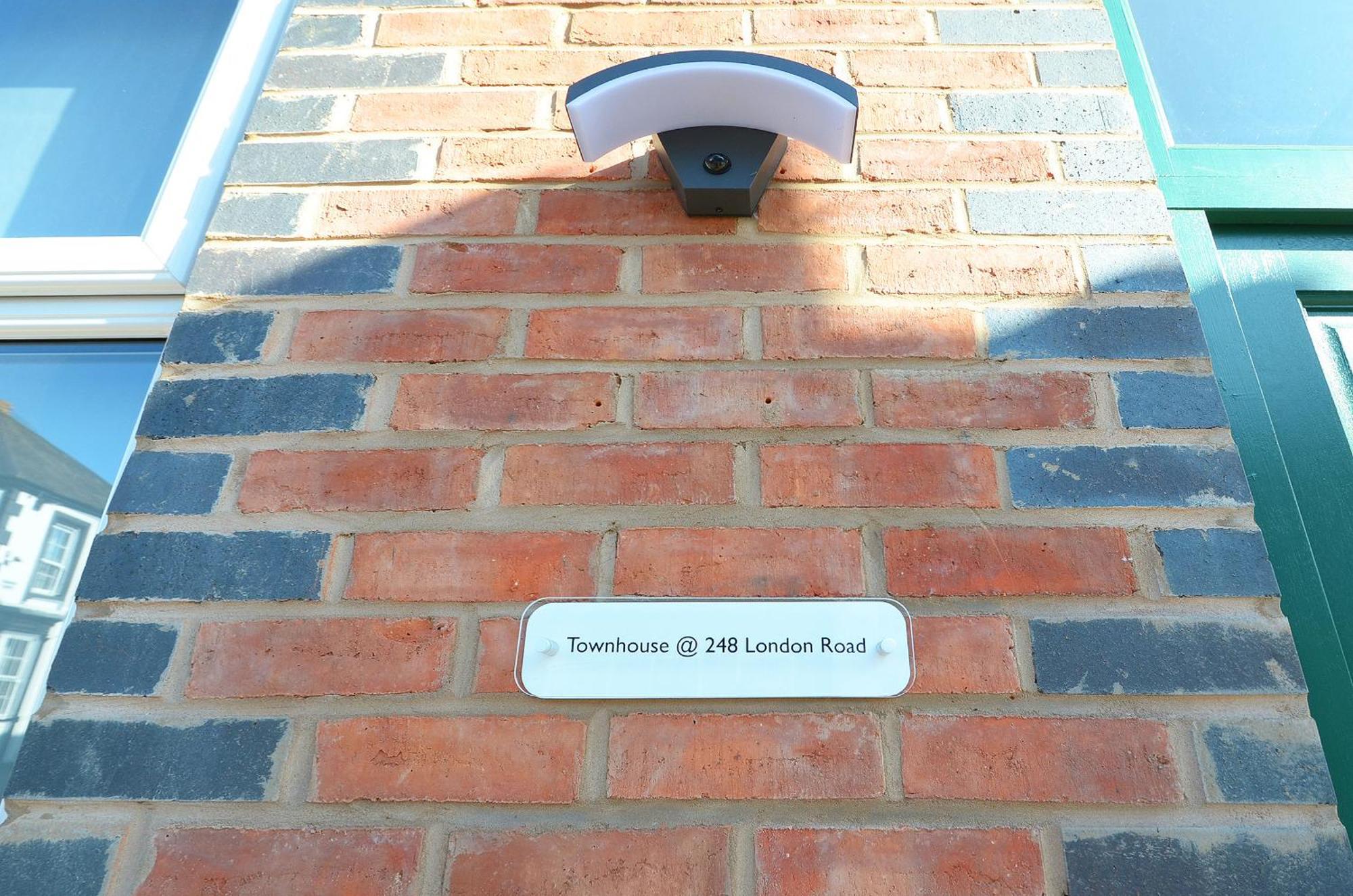 Townhouse Plus @ London Road Stoke Exteriör bild